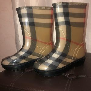 Kids Burberry Rain Boots!  Accepting Offers!